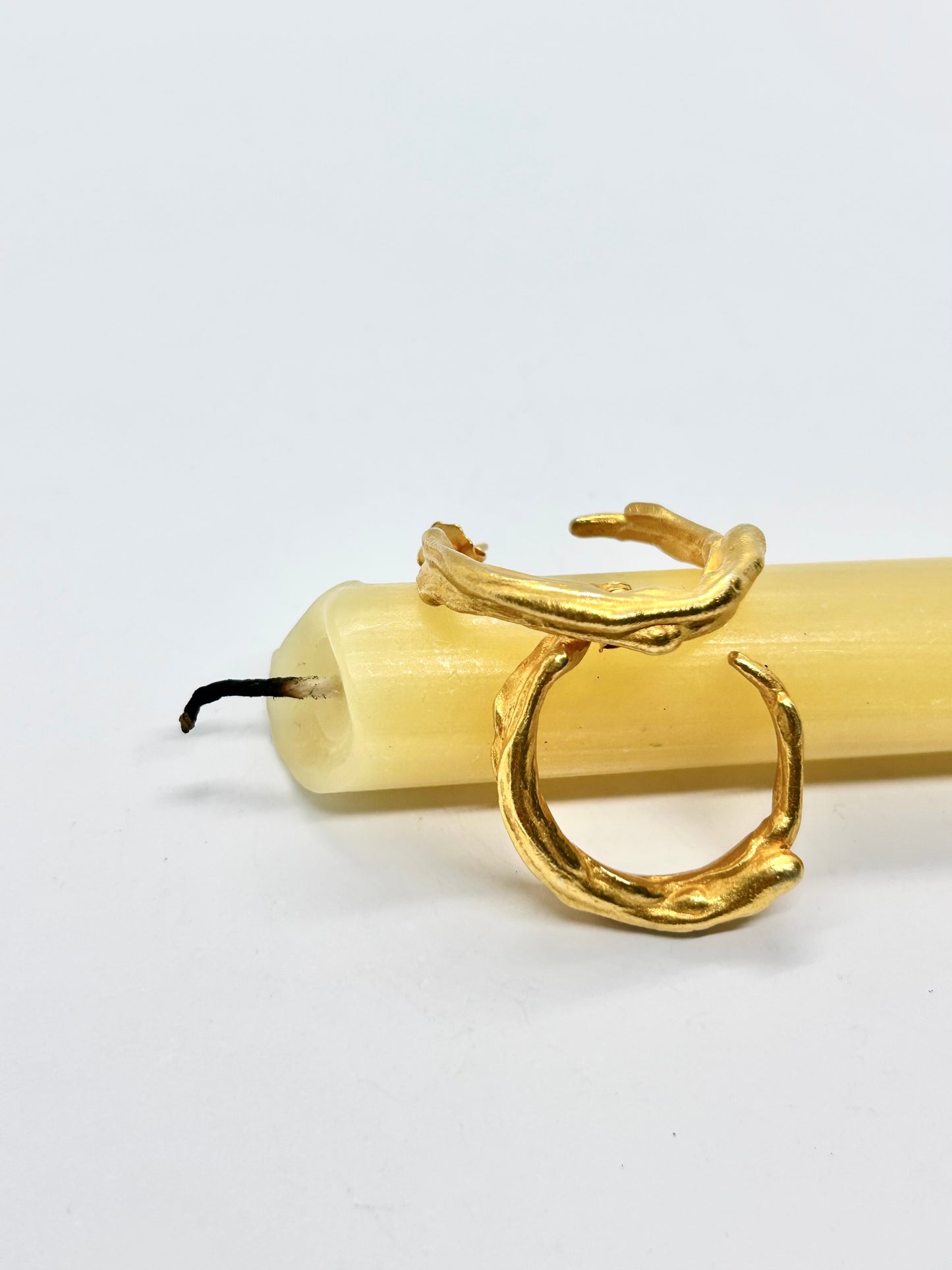 Carlota Brogueira 11:11 Gold Silver Hoops