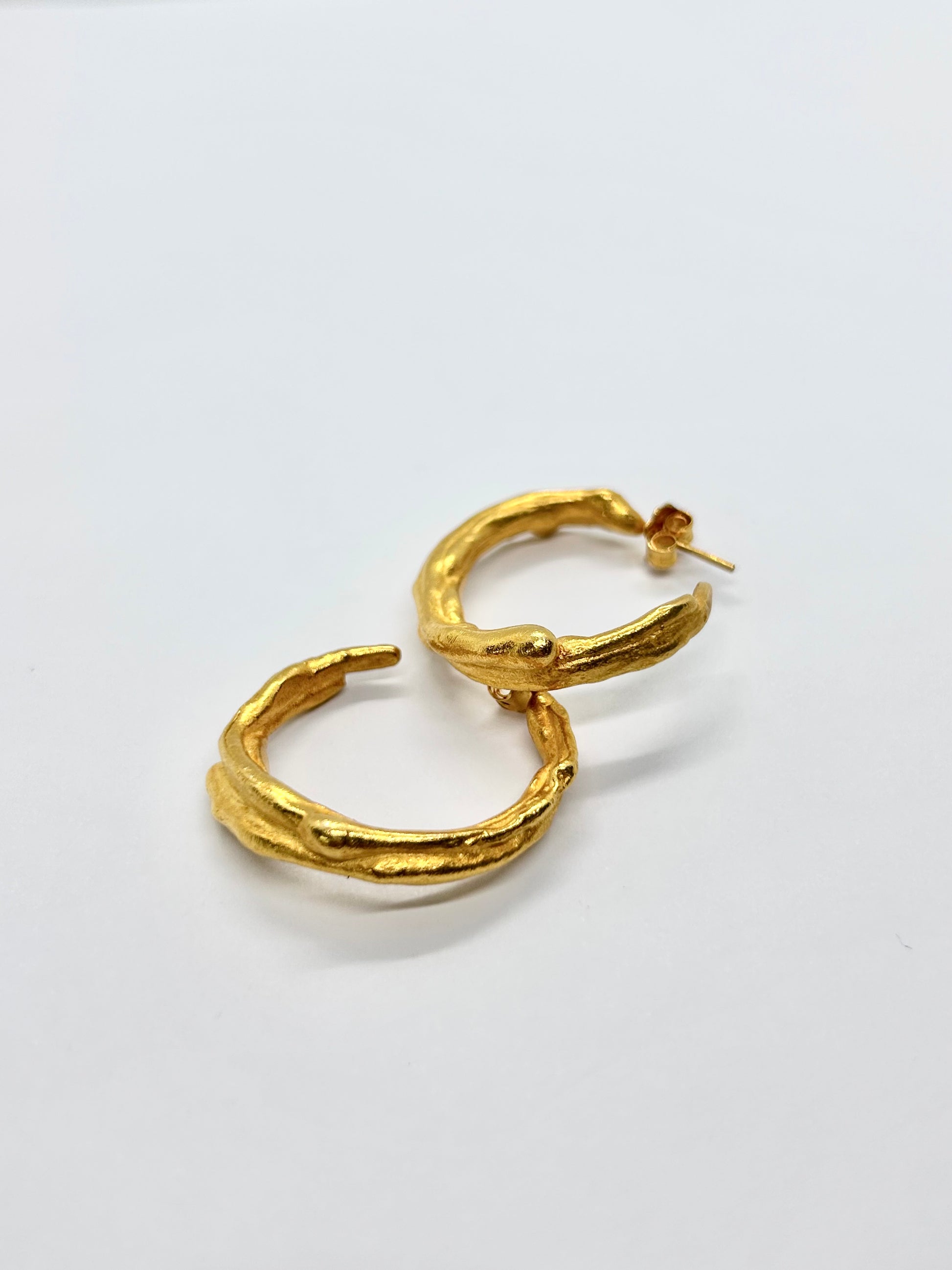 Carlota Brogueira 11:11 Gold Silver Hoops