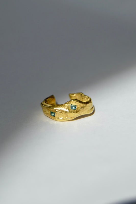 The Ritual Ear cuff in gold
