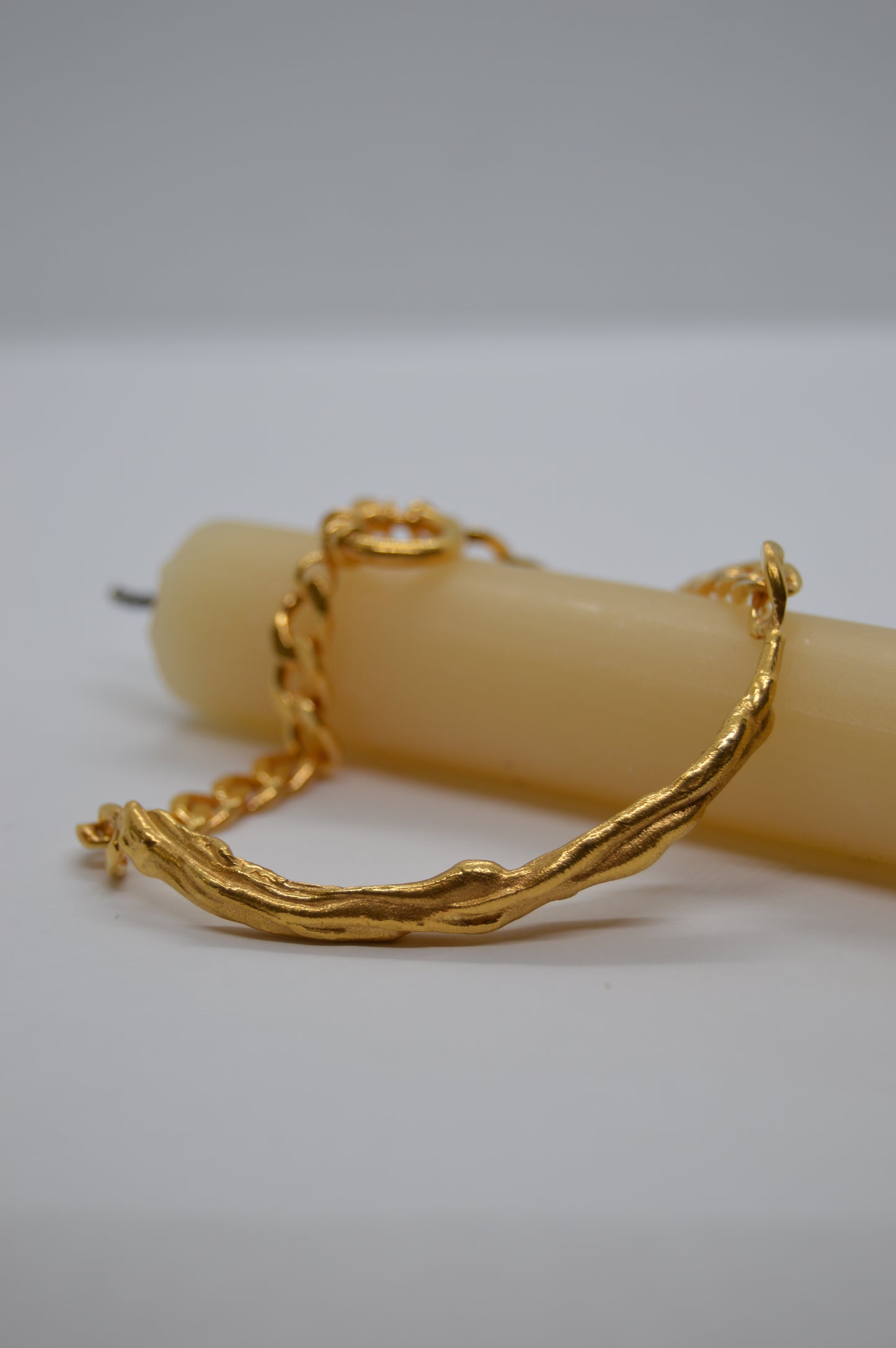 Carlota Brogueira divine band