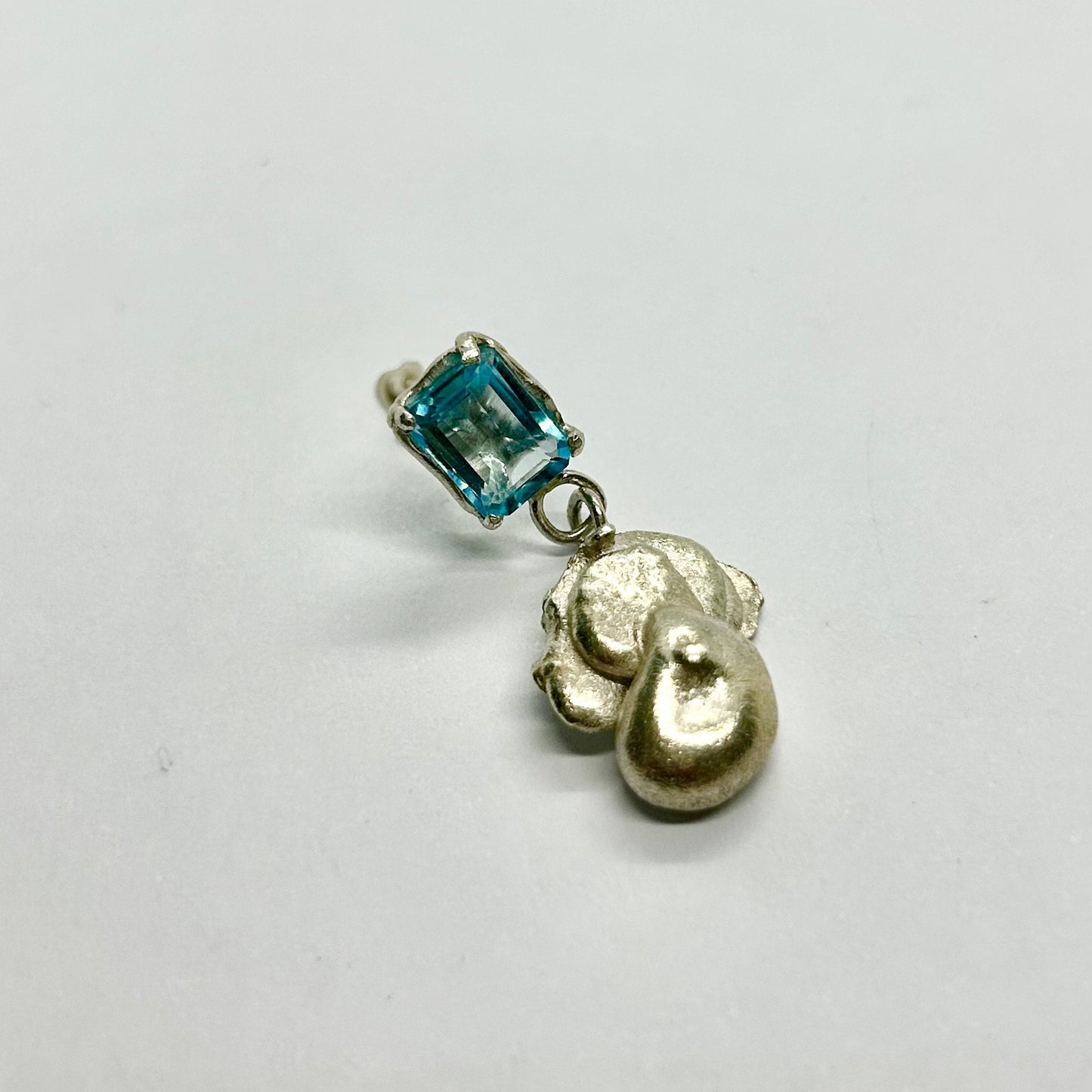 Aura Drop Earring with Amethyst or Topaz Gemstone (unit)