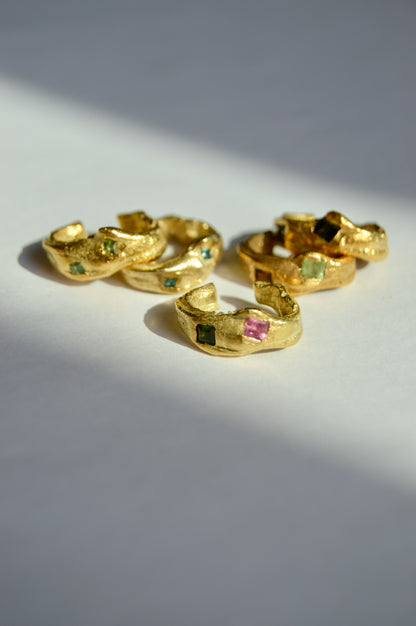 Ear cuffs Carlota Brogueira with natural tourmaline