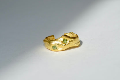 The Ritual Ear cuff in gold
