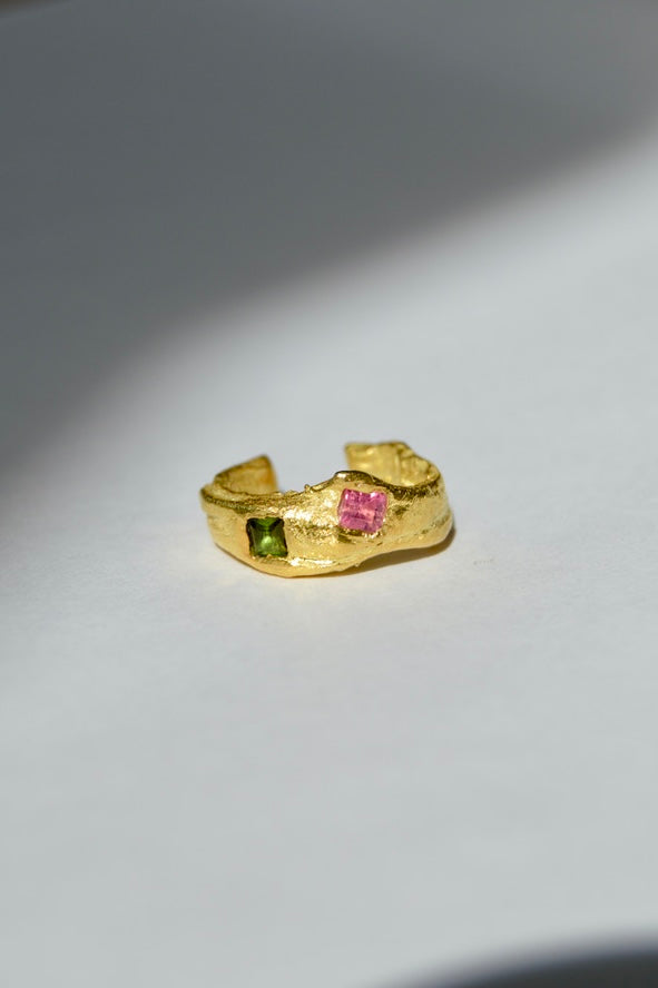 The Ritual Ear cuff in gold