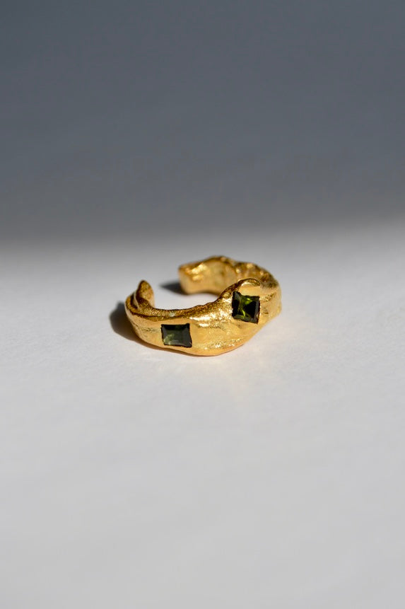 The Ritual Ear cuff in gold