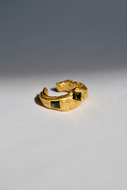The Ritual Ear cuff in gold